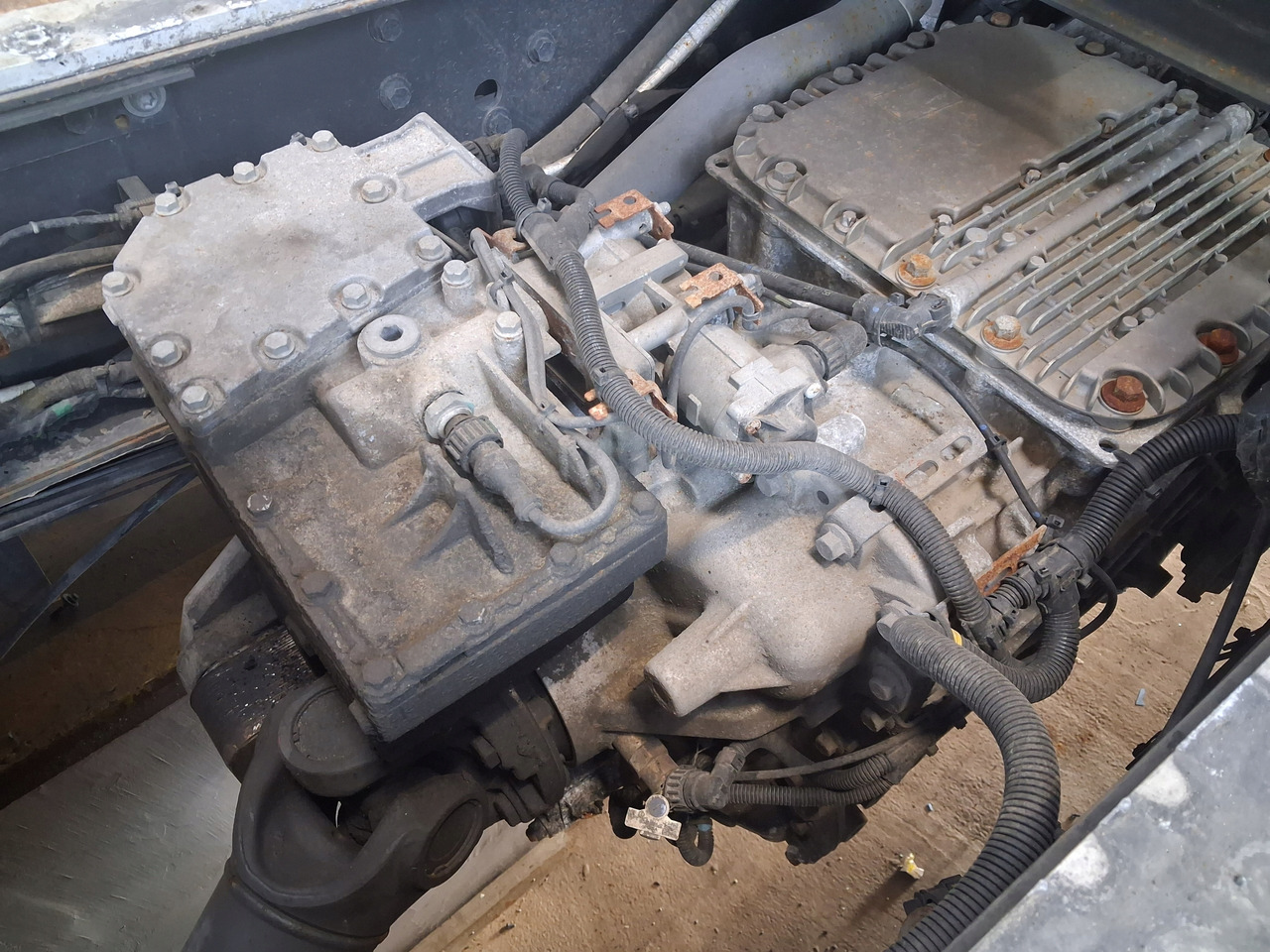 I-SHIFT RENAULT GAMA T EVO VOLVO FH 4 5 AUTOMAT AT2612 F RETARDER - Pavarų dėžė: foto 2 I-SHIFT RENAULT GAMA T EVO VOLVO FH 4 5 AUTOMAT AT2612 F RETARDER - Pavarų dėžė: foto 2