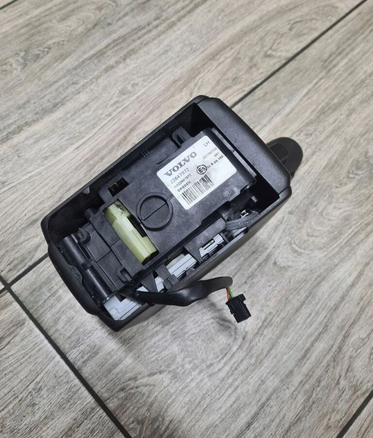 JOYSTICK ZMIANY BIEGÓW GAŁKA LEWAREK VOLVO FH 4 FM 4 FH 16 EURO 6 22647972 Volvo FH 4 FM 4 FH 16 EURO 6 22647972 Volvo VOLVO FH 4 FM 4 FH 16 EURO 6 22647972 - Pavarų svirtis - Sunkvežimis: foto 2 JOYSTICK ZMIANY BIEGÓW GAŁKA LEWAREK VOLVO FH 4 FM 4 FH 16 EURO 6 22647972 Volvo FH 4 FM 4 FH 16 EURO 6 22647972 Volvo VOLVO FH 4 FM 4 FH 16 EURO 6 22647972 - Pavarų svirtis - Sunkvežimis: foto 2