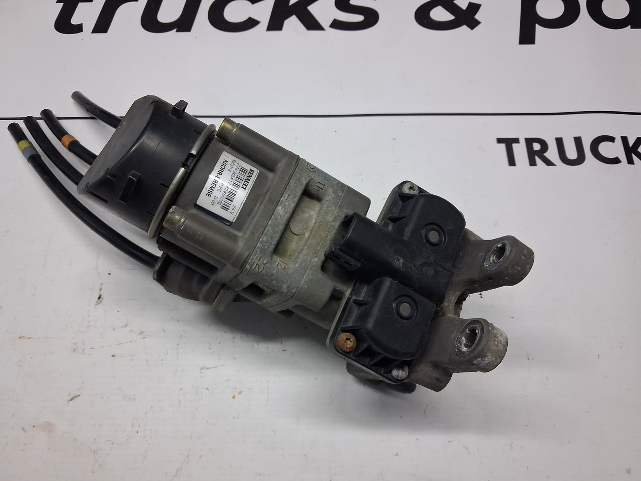 KNORR-BREMSE ZAWÓR GŁÓWNY POD PEDAŁ HAMULCA VOLVO FL EURO 6 RENAULT GAMA D - Stabdžių dalys - Sunkvežimis: foto 2 KNORR-BREMSE ZAWÓR GŁÓWNY POD PEDAŁ HAMULCA VOLVO FL EURO 6 RENAULT GAMA D - Stabdžių dalys - Sunkvežimis: foto 2