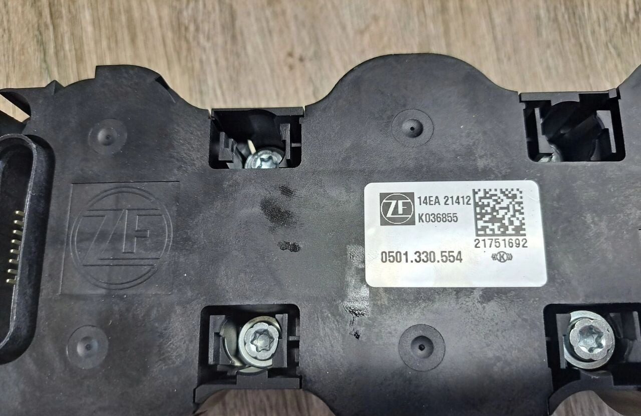 MODUŁ BLOK ELEKTRONIKA WYBIERAKA SKRZYNI BIEGÓW ZF TRAXON 0501.330.554 ZF TRAXON - Transmisija - Sunkvežimis: foto 2 MODUŁ BLOK ELEKTRONIKA WYBIERAKA SKRZYNI BIEGÓW ZF TRAXON 0501.330.554 ZF TRAXON - Transmisija - Sunkvežimis: foto 2