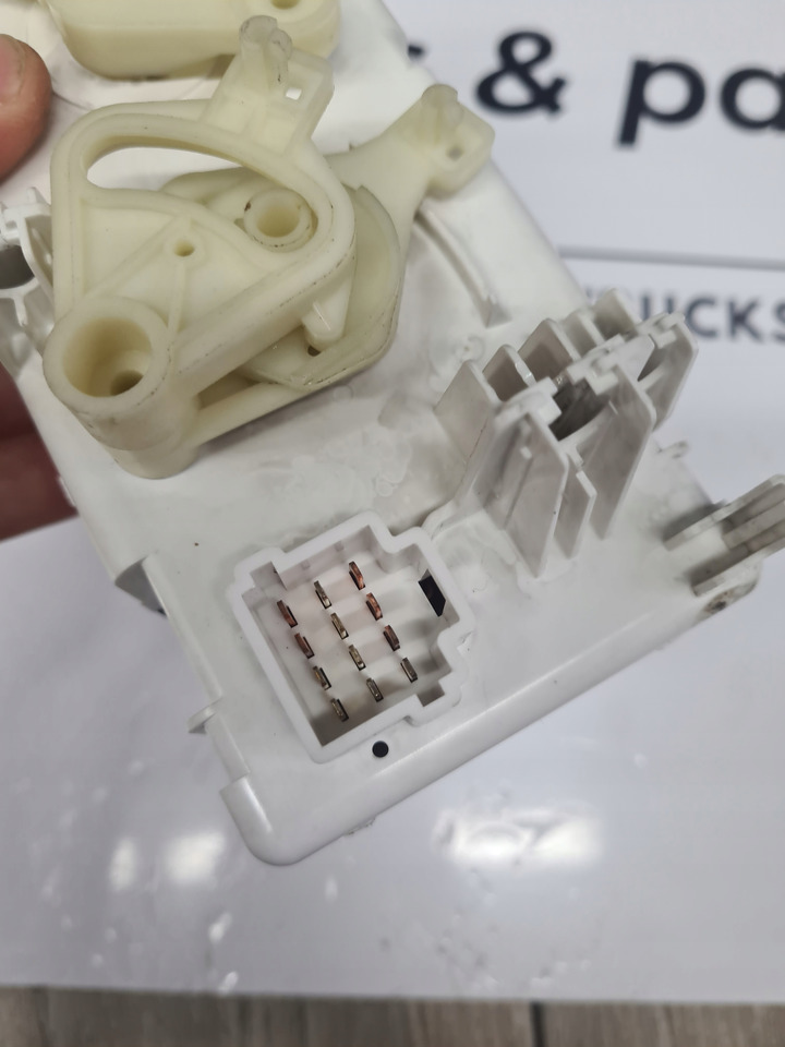 PANEL KLIMATYZACJI NAWIEWU RENAULT DXI LIFT GAMA D WIDE VOLVO FL FE LIFT - Šildymas/ Ventiliacija: foto 5 PANEL KLIMATYZACJI NAWIEWU RENAULT DXI LIFT GAMA D WIDE VOLVO FL FE LIFT - Šildymas/ Ventiliacija: foto 5