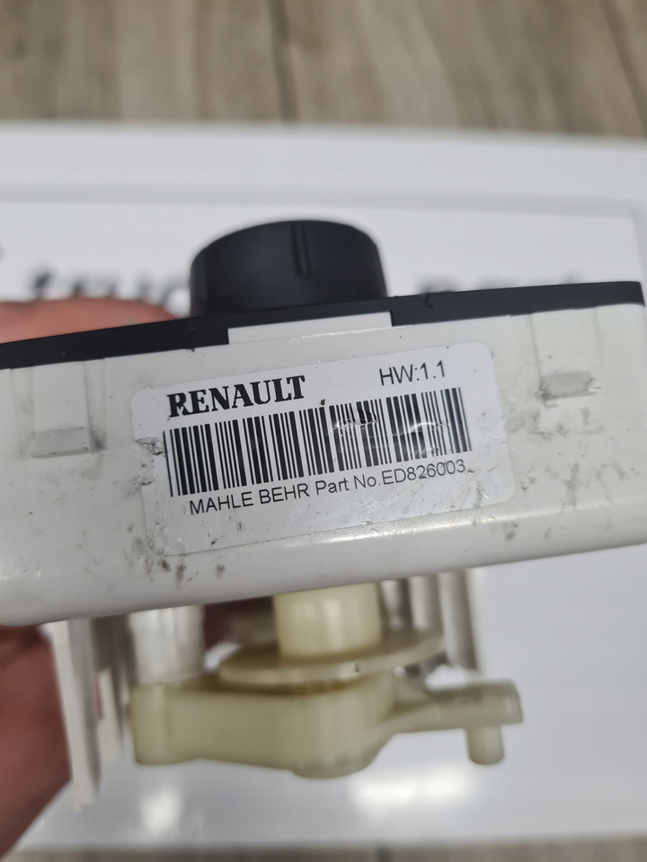 PANEL KLIMATYZACJI NAWIEWU RENAULT DXI LIFT GAMA D WIDE VOLVO FL FE LIFT - Šildymas/ Ventiliacija: foto 4 PANEL KLIMATYZACJI NAWIEWU RENAULT DXI LIFT GAMA D WIDE VOLVO FL FE LIFT - Šildymas/ Ventiliacija: foto 4