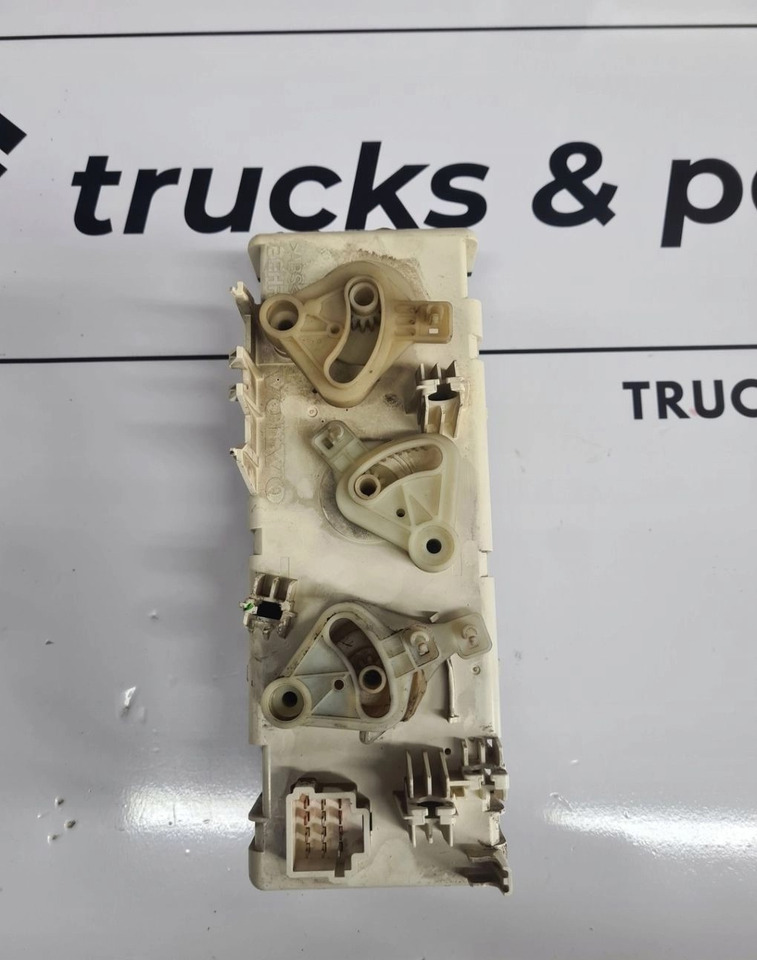 PANEL OGRZEWANIA KLIMATYZACJI NAWIEWU RENAULT DXI LIFT VOLVO FL FE LIFT - Šildymas/ Ventiliacija: foto 2 PANEL OGRZEWANIA KLIMATYZACJI NAWIEWU RENAULT DXI LIFT VOLVO FL FE LIFT - Šildymas/ Ventiliacija: foto 2