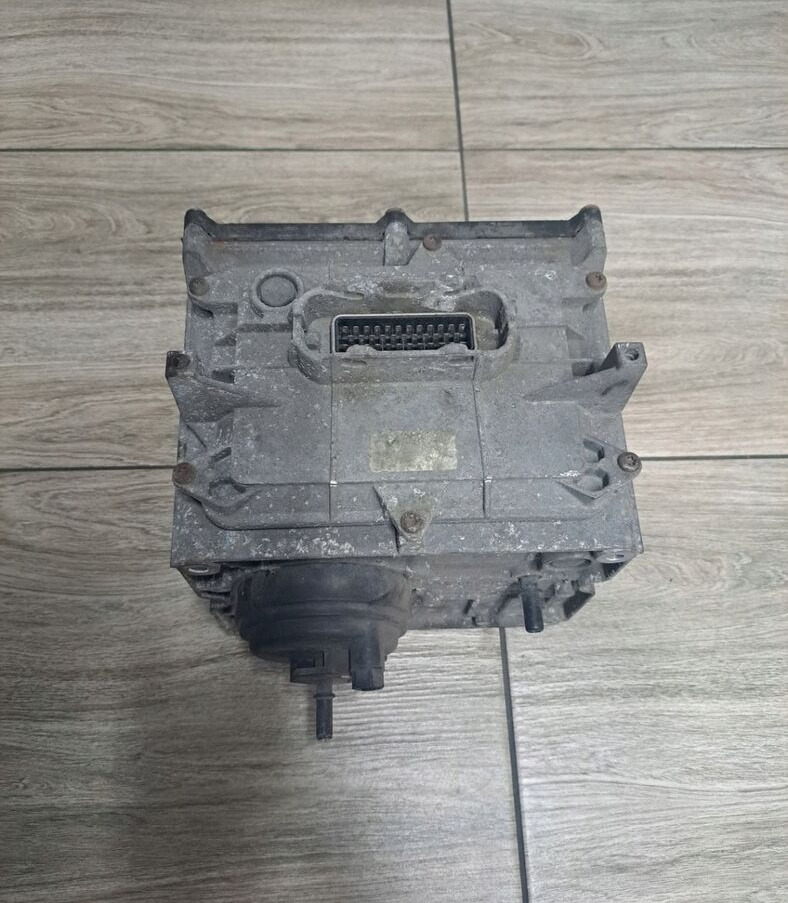 Renault DXI 1 - GENERACJA Renault MAGNUM PREMIUM KERAX LANDER MIDLUM - Išmetimo sistema - Sunkvežimis: foto 1 Renault DXI 1 - GENERACJA Renault MAGNUM PREMIUM KERAX LANDER MIDLUM - Išmetimo sistema - Sunkvežimis: foto 1