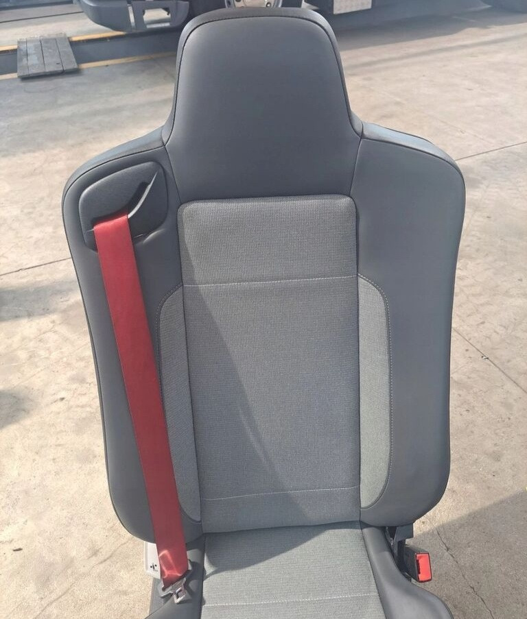 Renault PRAWY SIEDZENIE PASAŻERA Renault RANGE GAMA T C K - Sėdynė - Sunkvežimis: foto 5 Renault PRAWY SIEDZENIE PASAŻERA Renault RANGE GAMA T C K - Sėdynė - Sunkvežimis: foto 5