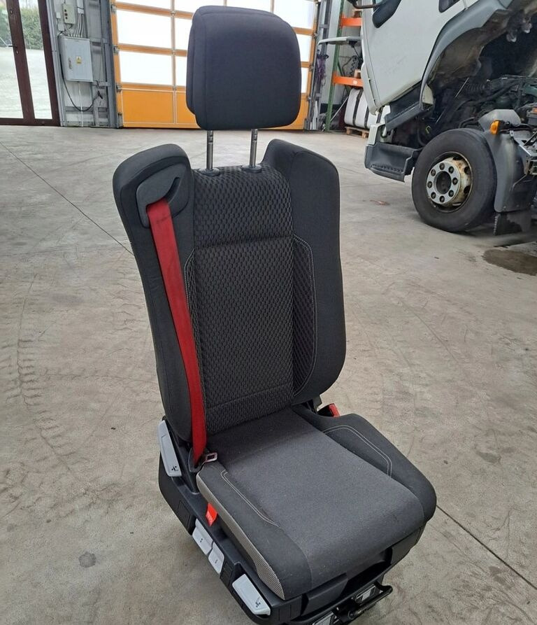 Renault SIEDZENIE PASAŻERA Renault RANGE GAMA T C K - Sėdynė - Sunkvežimis: foto 1 Renault SIEDZENIE PASAŻERA Renault RANGE GAMA T C K - Sėdynė - Sunkvežimis: foto 1