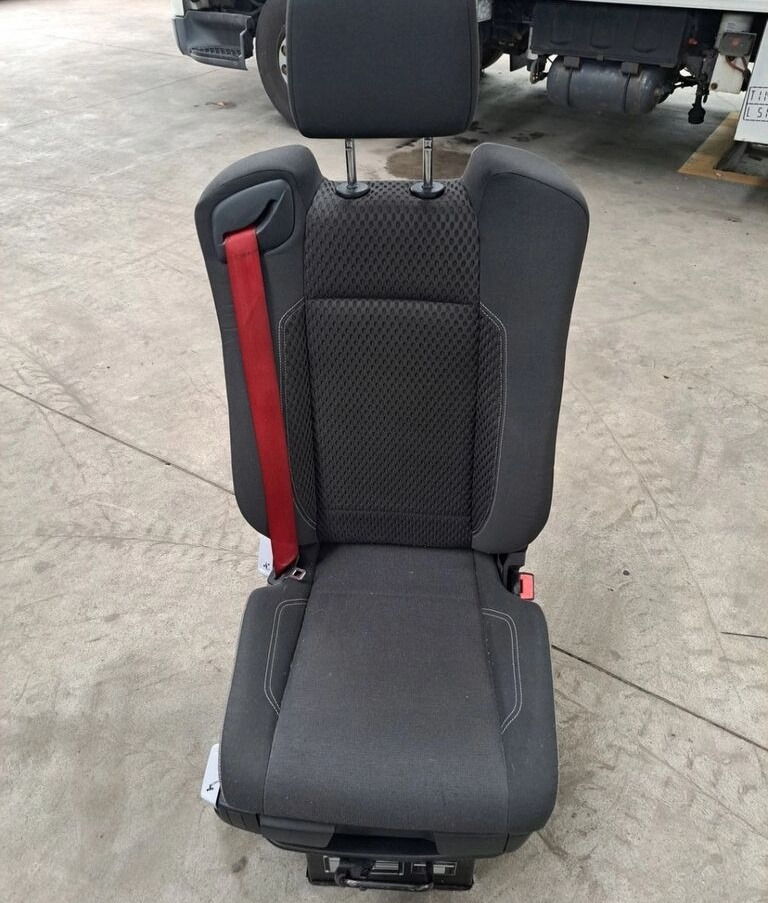 Renault SIEDZENIE PASAŻERA Renault RANGE GAMA T C K - Sėdynė - Sunkvežimis: foto 4 Renault SIEDZENIE PASAŻERA Renault RANGE GAMA T C K - Sėdynė - Sunkvežimis: foto 4
