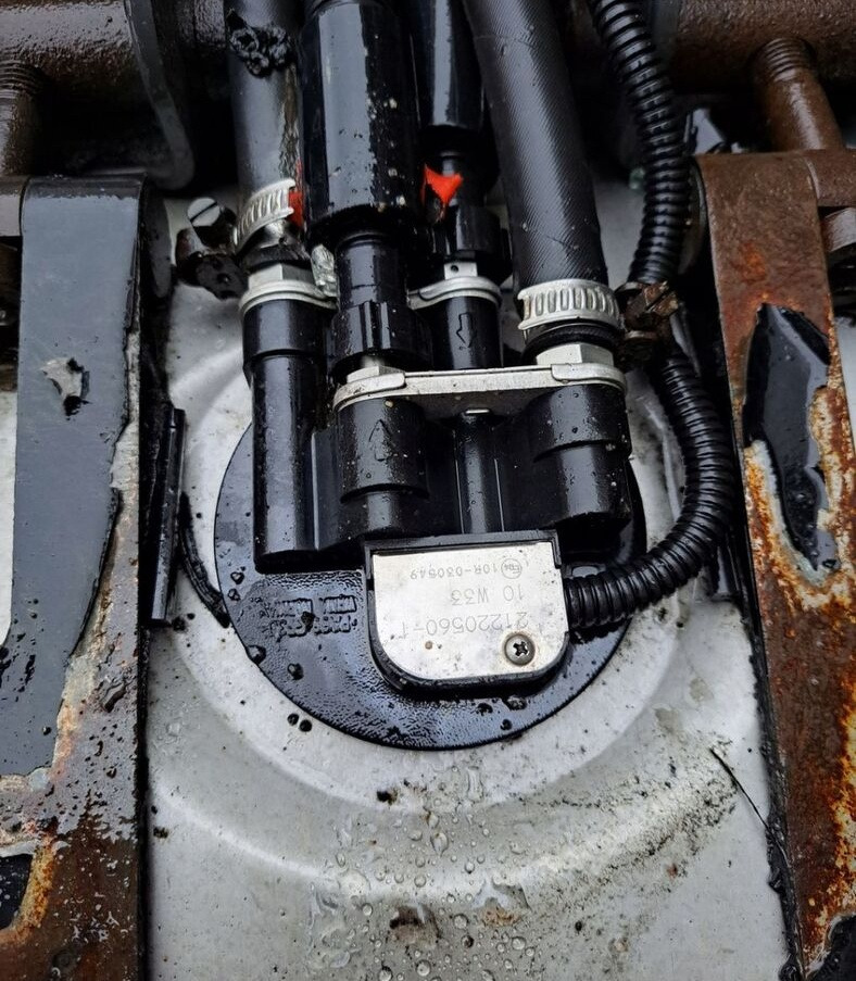 SMOK AD BLUE 1 Volvo FH FM 13 FMX RENAULT DXI LOW DECK MEGA - Išmetimo sistema - Sunkvežimis: foto 1 SMOK AD BLUE 1 Volvo FH FM 13 FMX RENAULT DXI LOW DECK MEGA - Išmetimo sistema - Sunkvežimis: foto 1