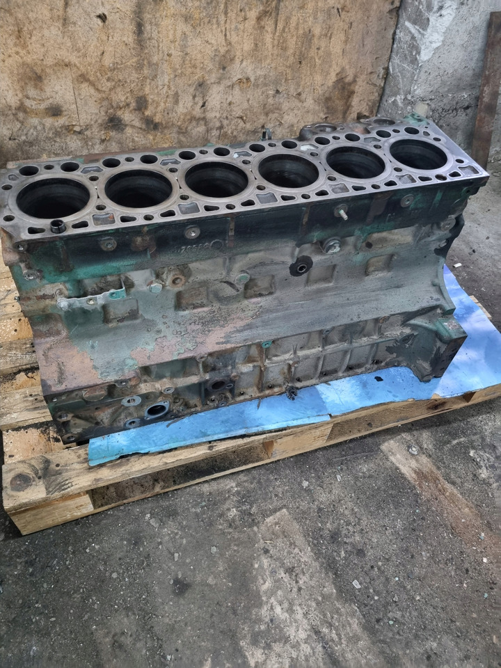 VOLVO BLOK SILNIKA GOŁY SŁUPEK VOLVO FL FE RENAULT PREMIUM MIDLUM DXI 7 D7F - Cilindrų blokas - Sunkvežimis: foto 1 VOLVO BLOK SILNIKA GOŁY SŁUPEK VOLVO FL FE RENAULT PREMIUM MIDLUM DXI 7 D7F - Cilindrų blokas - Sunkvežimis: foto 1