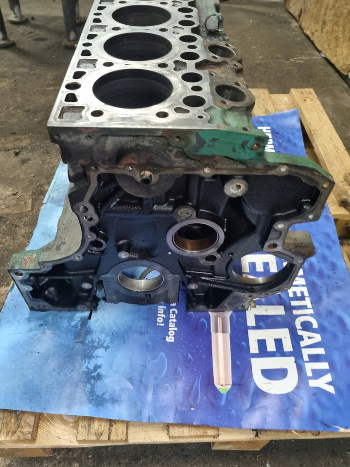 VOLVO BLOK SILNIKA GOŁY SŁUPEK VOLVO FL FE RENAULT PREMIUM MIDLUM DXI 7 D7F - Cilindrų blokas - Sunkvežimis: foto 4 VOLVO BLOK SILNIKA GOŁY SŁUPEK VOLVO FL FE RENAULT PREMIUM MIDLUM DXI 7 D7F - Cilindrų blokas - Sunkvežimis: foto 4