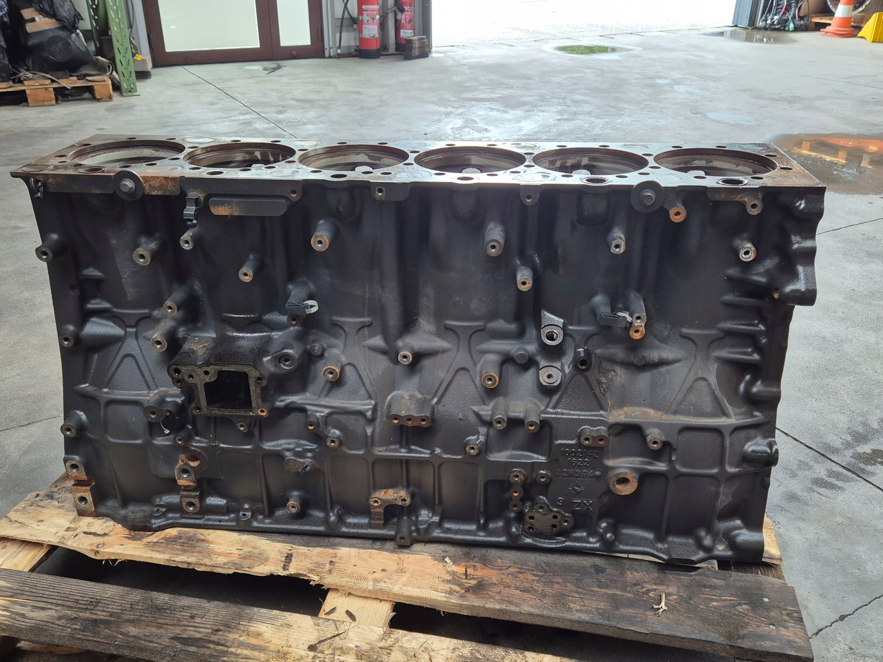 VOLVO BLOK SILNIKA RENAULT GAMA RANGE T EVO TURBOCOMPOUND VOLVO FH 5 D13K 2226825 K8 - Cilindrų blokas - Sunkvežimis: foto 2 VOLVO BLOK SILNIKA RENAULT GAMA RANGE T EVO TURBOCOMPOUND VOLVO FH 5 D13K 2226825 K8 - Cilindrų blokas - Sunkvežimis: foto 2