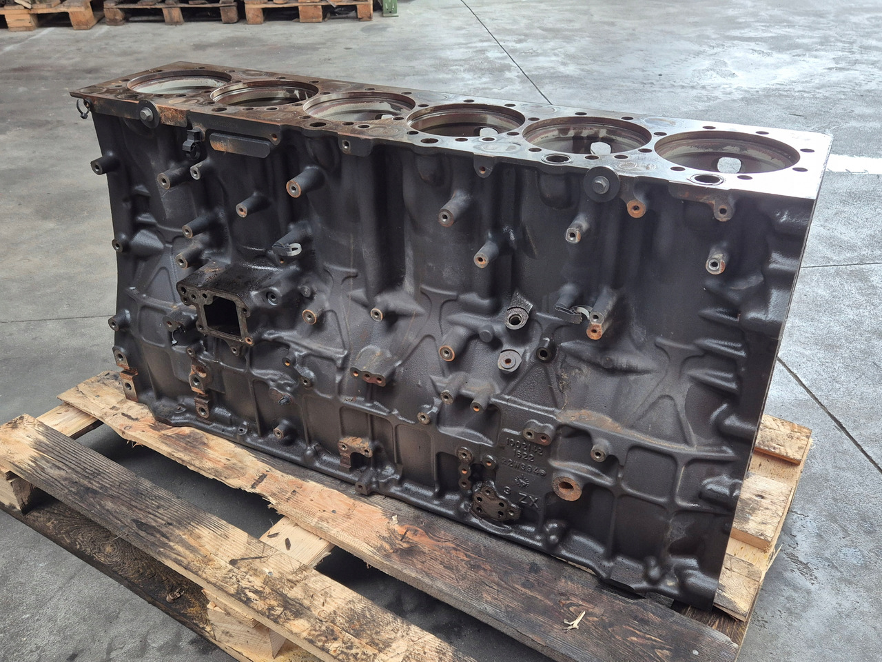 VOLVO BLOK SILNIKA RENAULT GAMA RANGE T EVO TURBOCOMPOUND VOLVO FH 5 D13K 2226825 K8 - Cilindrų blokas - Sunkvežimis: foto 1 VOLVO BLOK SILNIKA RENAULT GAMA RANGE T EVO TURBOCOMPOUND VOLVO FH 5 D13K 2226825 K8 - Cilindrų blokas - Sunkvežimis: foto 1