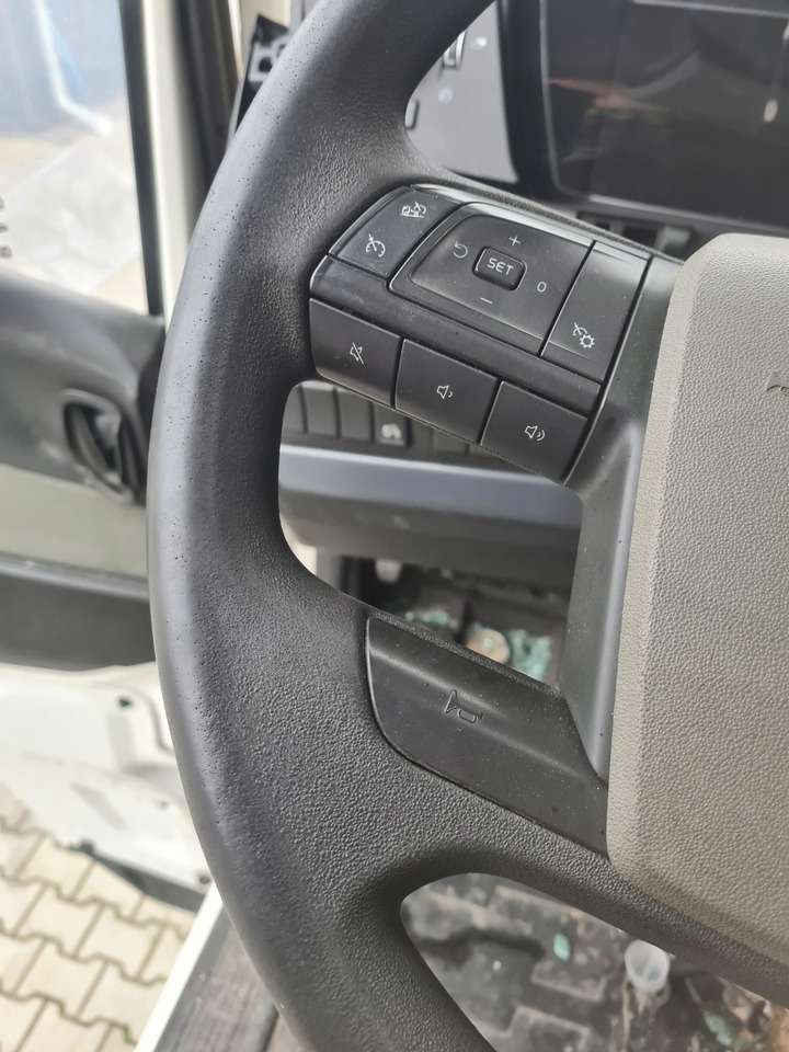 VOLVO WIELOFUNKCYJNA KOMPLETNA - Vairas - Sunkvežimis: foto 2 VOLVO WIELOFUNKCYJNA KOMPLETNA - Vairas - Sunkvežimis: foto 2