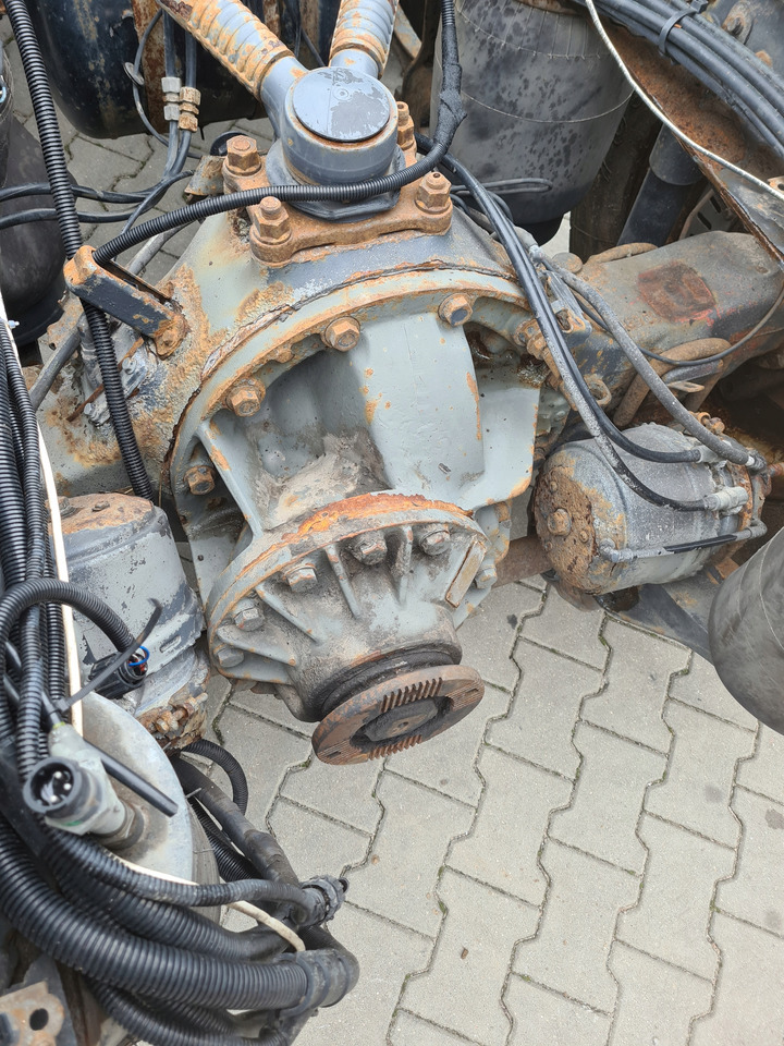 VOLVO WÓZEK DOLLY MOST PIASTY OŚ PODNOSZONA RAMA DO NACZEPY PRZYCZEPY 6x2 - Rėmas/ Važiuoklė - Sunkvežimis: foto 5 VOLVO WÓZEK DOLLY MOST PIASTY OŚ PODNOSZONA RAMA DO NACZEPY PRZYCZEPY 6x2 - Rėmas/ Važiuoklė - Sunkvežimis: foto 5