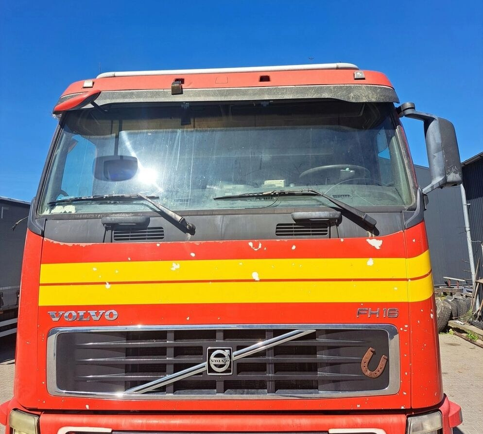 Volvo SPRZEDAM KABINĘ FH 16 EURO 5 NISKA. Volvo - Kabina - Sunkvežimis: foto 3 Volvo SPRZEDAM KABINĘ FH 16 EURO 5 NISKA. Volvo - Kabina - Sunkvežimis: foto 3
