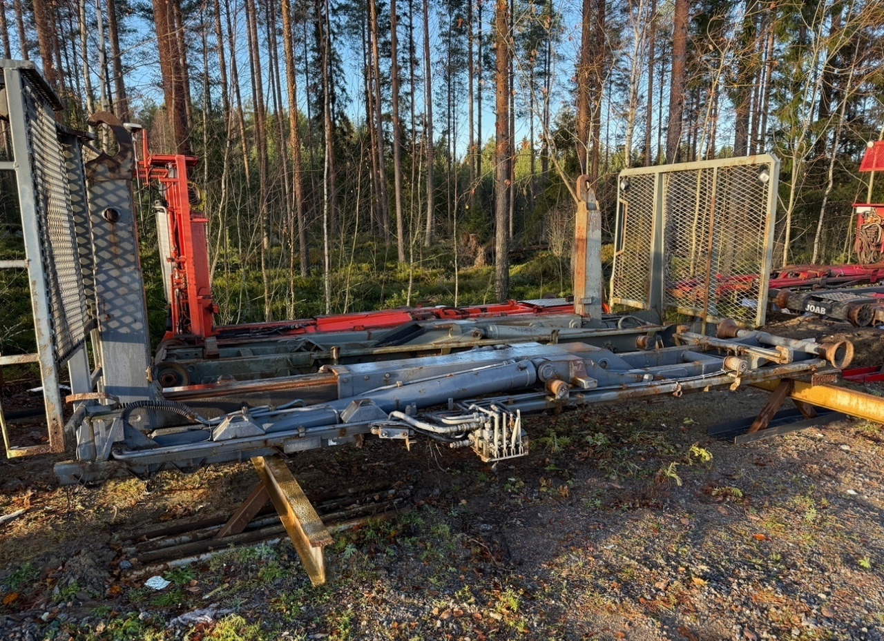 Koukkulaitteet ja vaijerilaitteet - Hook-lift sunkvežimis: foto 4 Koukkulaitteet ja vaijerilaitteet - Hook-lift sunkvežimis: foto 4