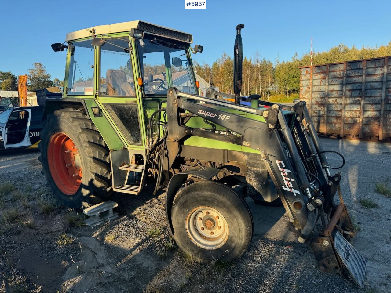 1982 Fendt 306LS 4x2 with front loader - Traktorius: foto 1 1982 Fendt 306LS 4x2 with front loader - Traktorius: foto 1