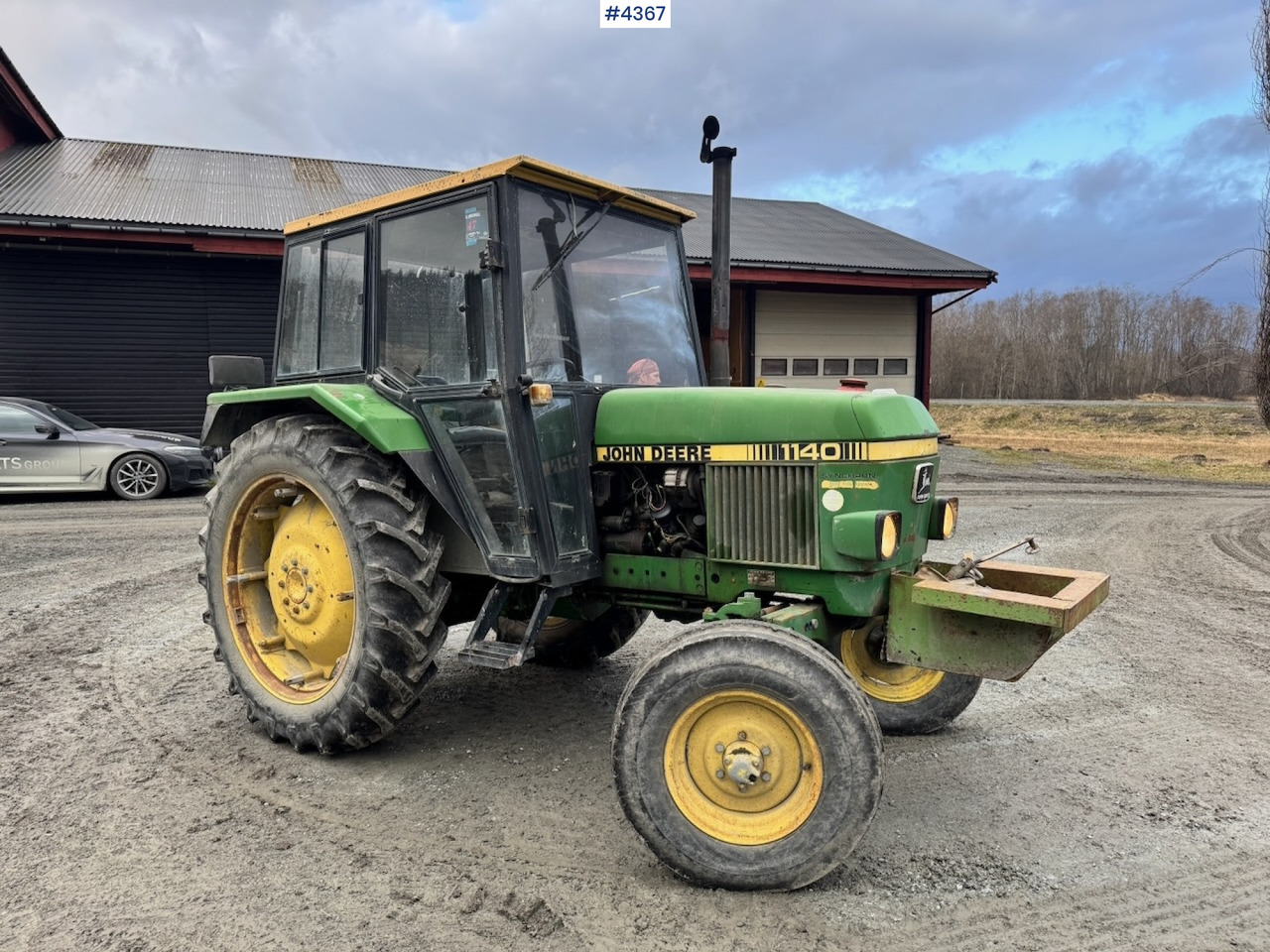 1982 John Deere 1140 4x2 Tractor w/ Twin Wheels and Chains. - Traktorius: foto 1 1982 John Deere 1140 4x2 Tractor w/ Twin Wheels and Chains. - Traktorius: foto 1