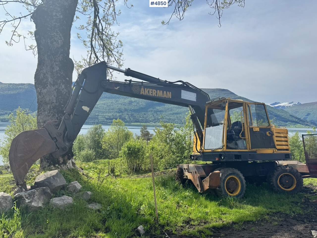 1983 Åkerman H7 Wheeled excavator with digging bucket - Ekskavatorius: foto 1 1983 Åkerman H7 Wheeled excavator with digging bucket - Ekskavatorius: foto 1