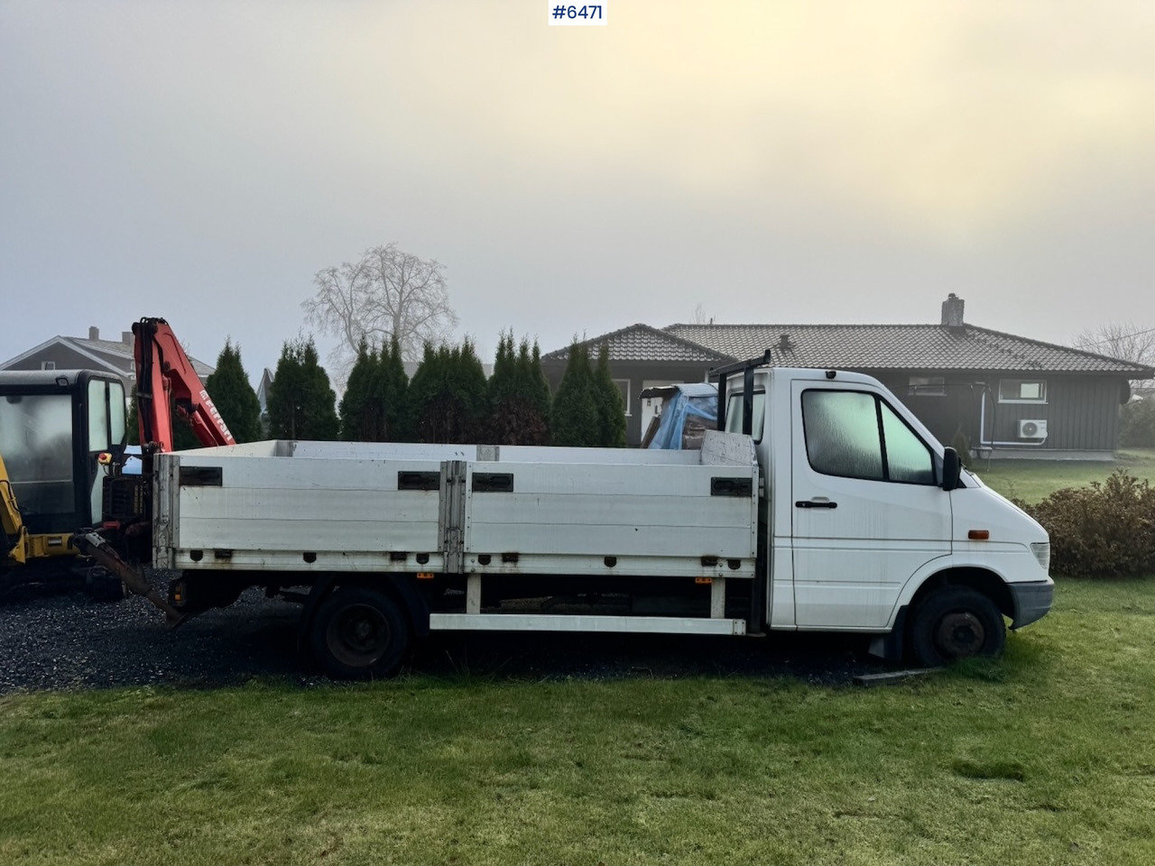 1996 Mercedes 412D Flatbed truck w/ Rear-mounted crane. - Bortinis automobilis: foto 4 1996 Mercedes 412D Flatbed truck w/ Rear-mounted crane. - Bortinis automobilis: foto 4