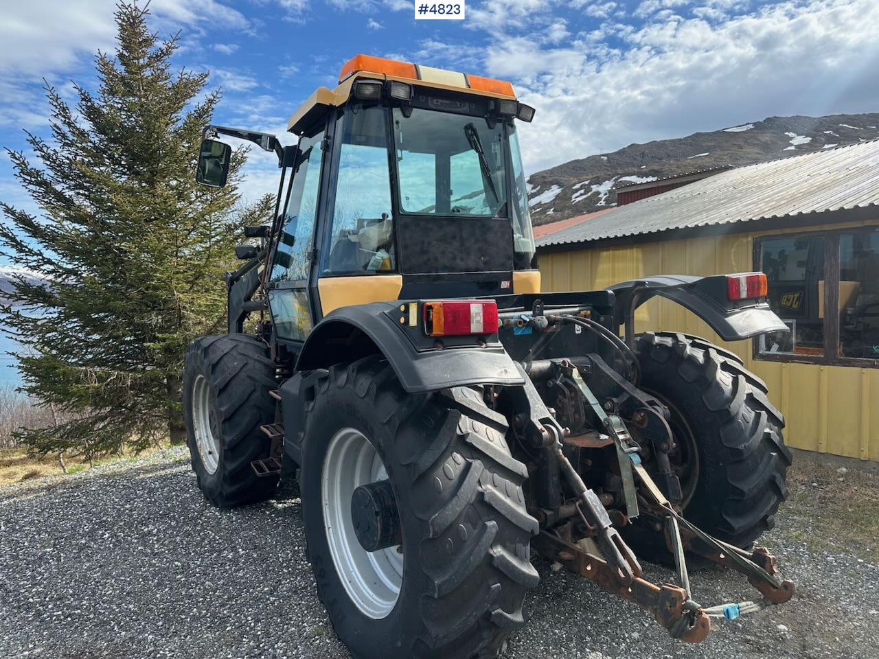 2000 JCB Fastrac 4x4 tractor w/ loader, 2 new tires, gravel bucket or snow bucket. WATCH VIDEO. - Traktorius: foto 3 2000 JCB Fastrac 4x4 tractor w/ loader, 2 new tires, gravel bucket or snow bucket. WATCH VIDEO. - Traktorius: foto 3