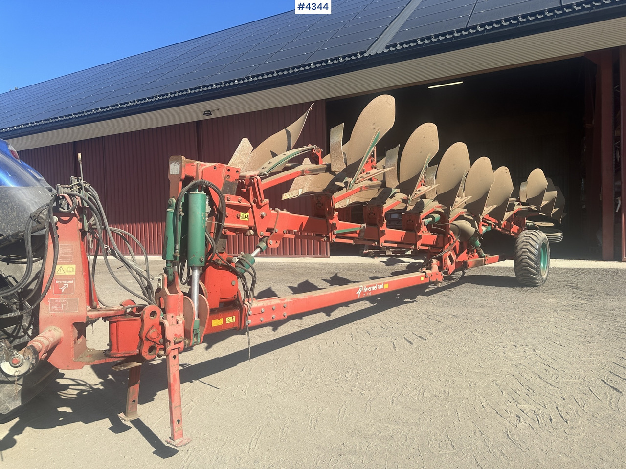 2000 Kverneland PL 100 8 skjærs vendeplog - Žemės dirbimo technika: foto 2 2000 Kverneland PL 100 8 skjærs vendeplog - Žemės dirbimo technika: foto 2