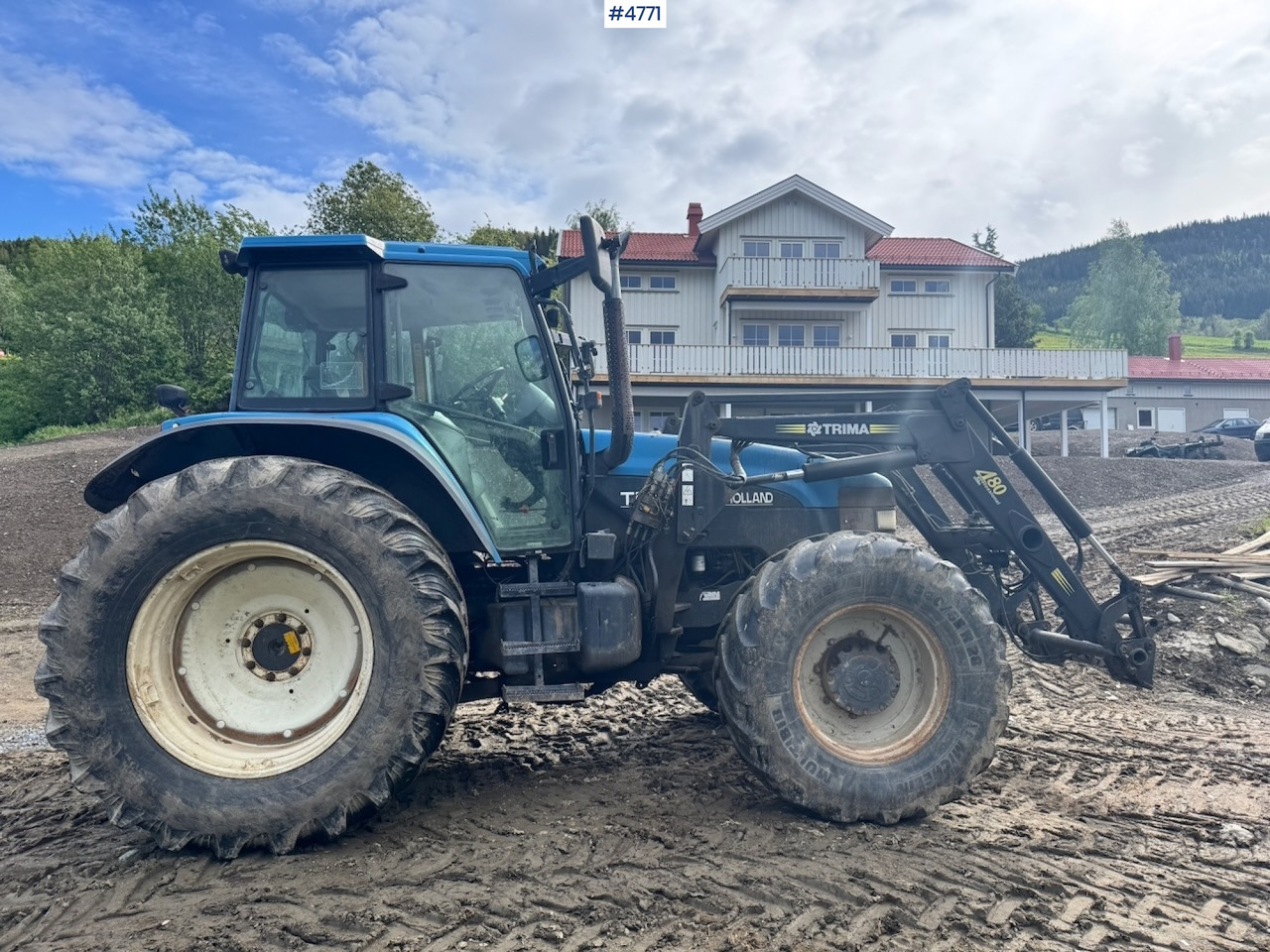 2000 New Holland TM135 4x4 w/ Front loader - Traktorius: foto 1 2000 New Holland TM135 4x4 w/ Front loader - Traktorius: foto 1