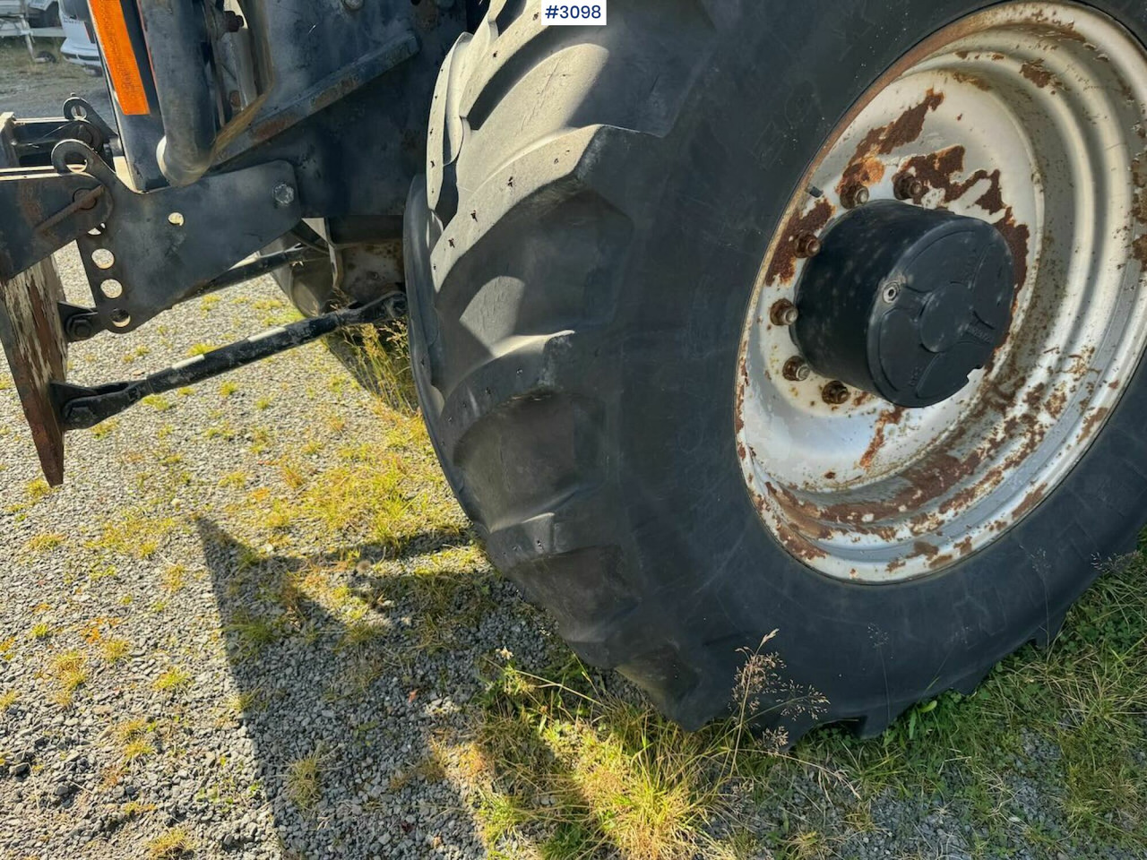 Traktorius 2001 JCB Fastrac 3185 4x4. The plow rigged and two sets of tires.: foto 15