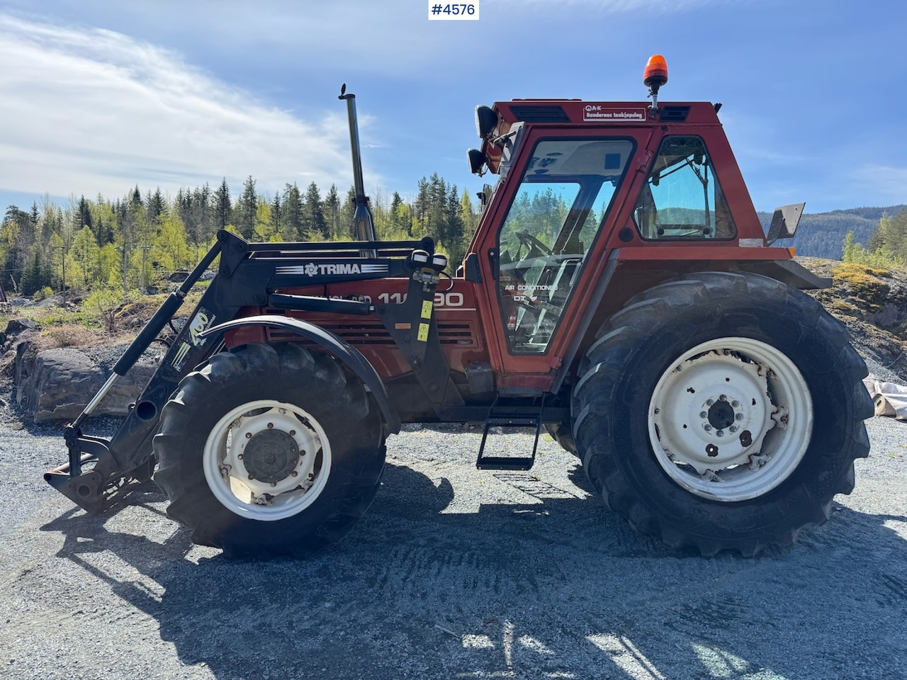 2002 Fiat 110-90 DT w/front loader. 1590 hours! - Traktorius: foto 1 2002 Fiat 110-90 DT w/front loader. 1590 hours! - Traktorius: foto 1