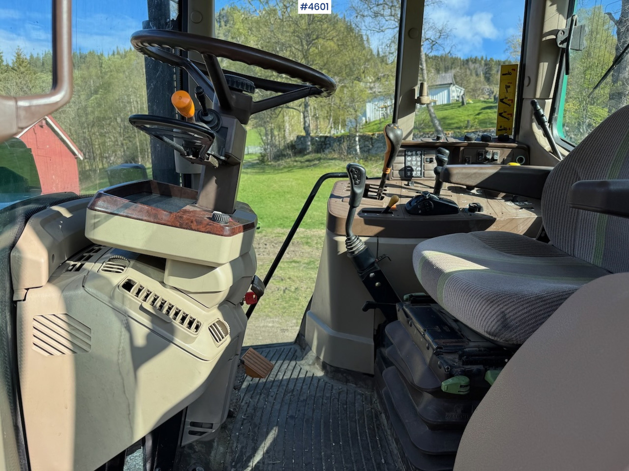 2003 John Deere 6620 w/front loader - Traktorius: foto 5 2003 John Deere 6620 w/front loader - Traktorius: foto 5