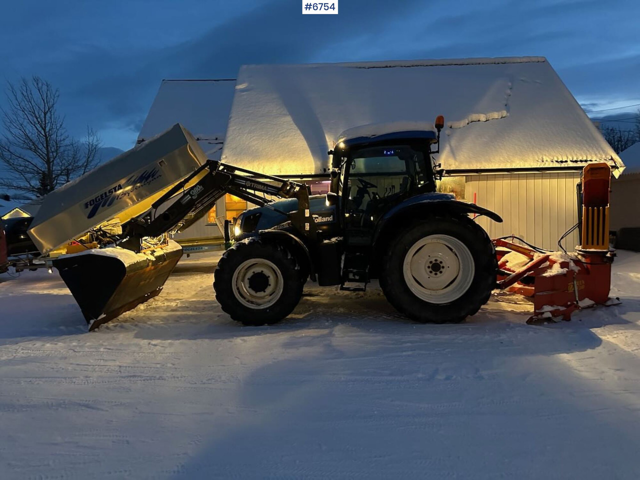 2004 New Holland TS115A 4x4 w/ Front loader, bucket, grading bucket and snow blower. - Traktorius: foto 1 2004 New Holland TS115A 4x4 w/ Front loader, bucket, grading bucket and snow blower. - Traktorius: foto 1