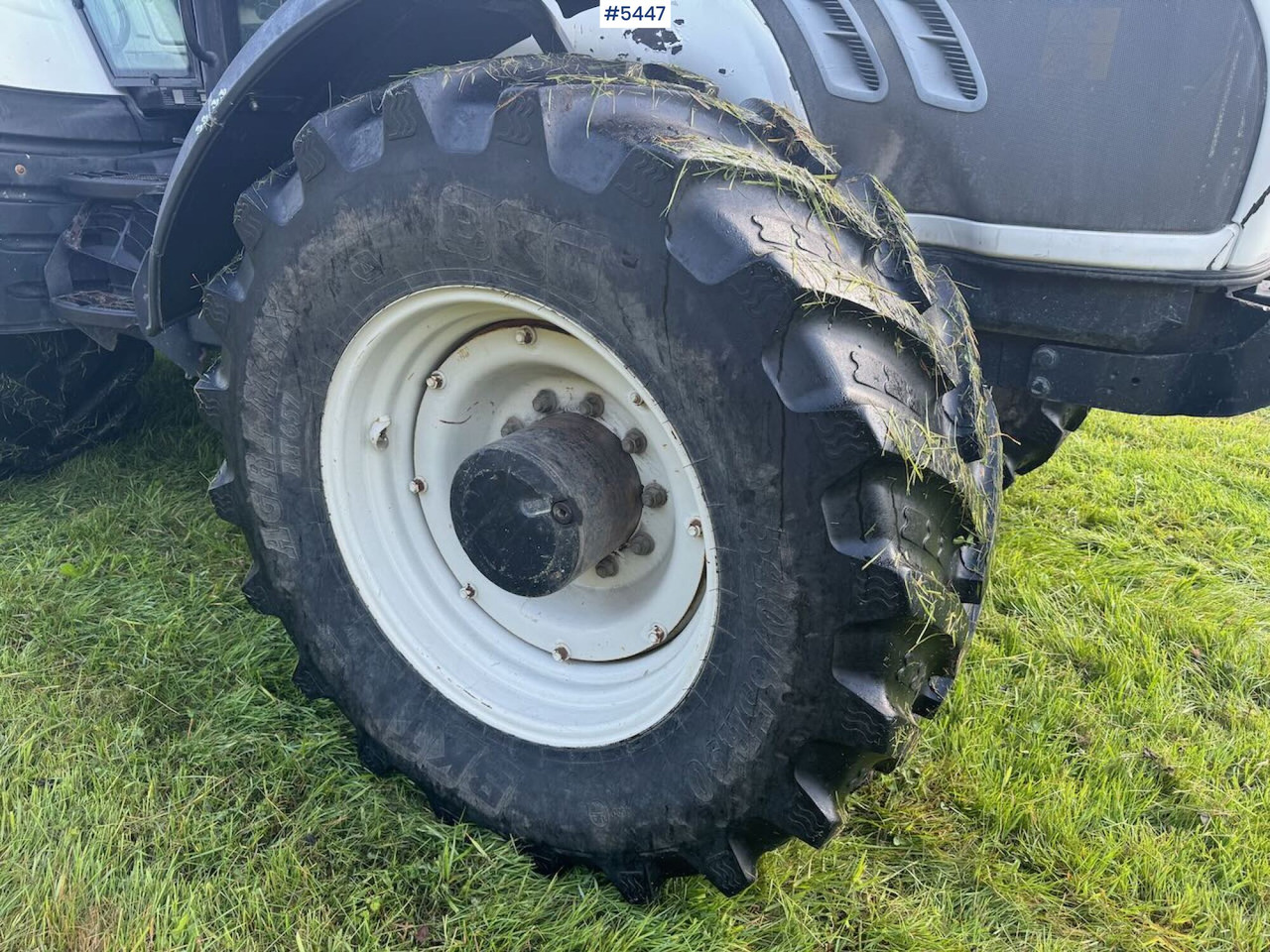 Traktorius 2009 Valtra T202 w/ loader: foto 10