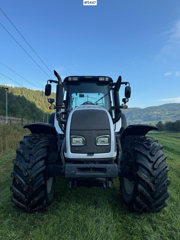 Traktorius 2009 Valtra T202 w/ loader: foto 8