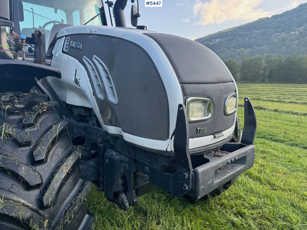 Traktorius 2009 Valtra T202 w/ loader: foto 20