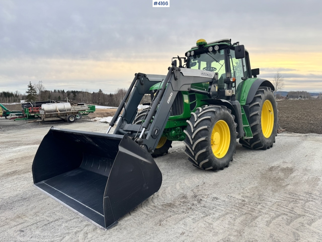 2010 John Deere 7430 w/ Front loader and GPS. 3760 hours! - Traktorius: foto 1 2010 John Deere 7430 w/ Front loader and GPS. 3760 hours! - Traktorius: foto 1