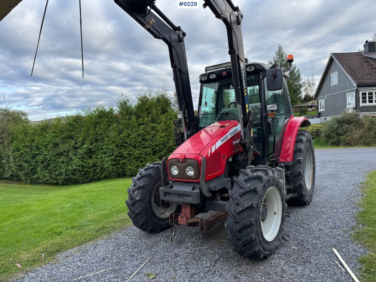 2010 Massey Ferguson 5445 with Front Loader - Traktorius: foto 2 2010 Massey Ferguson 5445 with Front Loader - Traktorius: foto 2