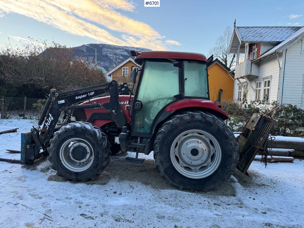 2013 Case IH JX 80 w/ front loader and some equipment. Low hours! - Traktorius: foto 1 2013 Case IH JX 80 w/ front loader and some equipment. Low hours! - Traktorius: foto 1