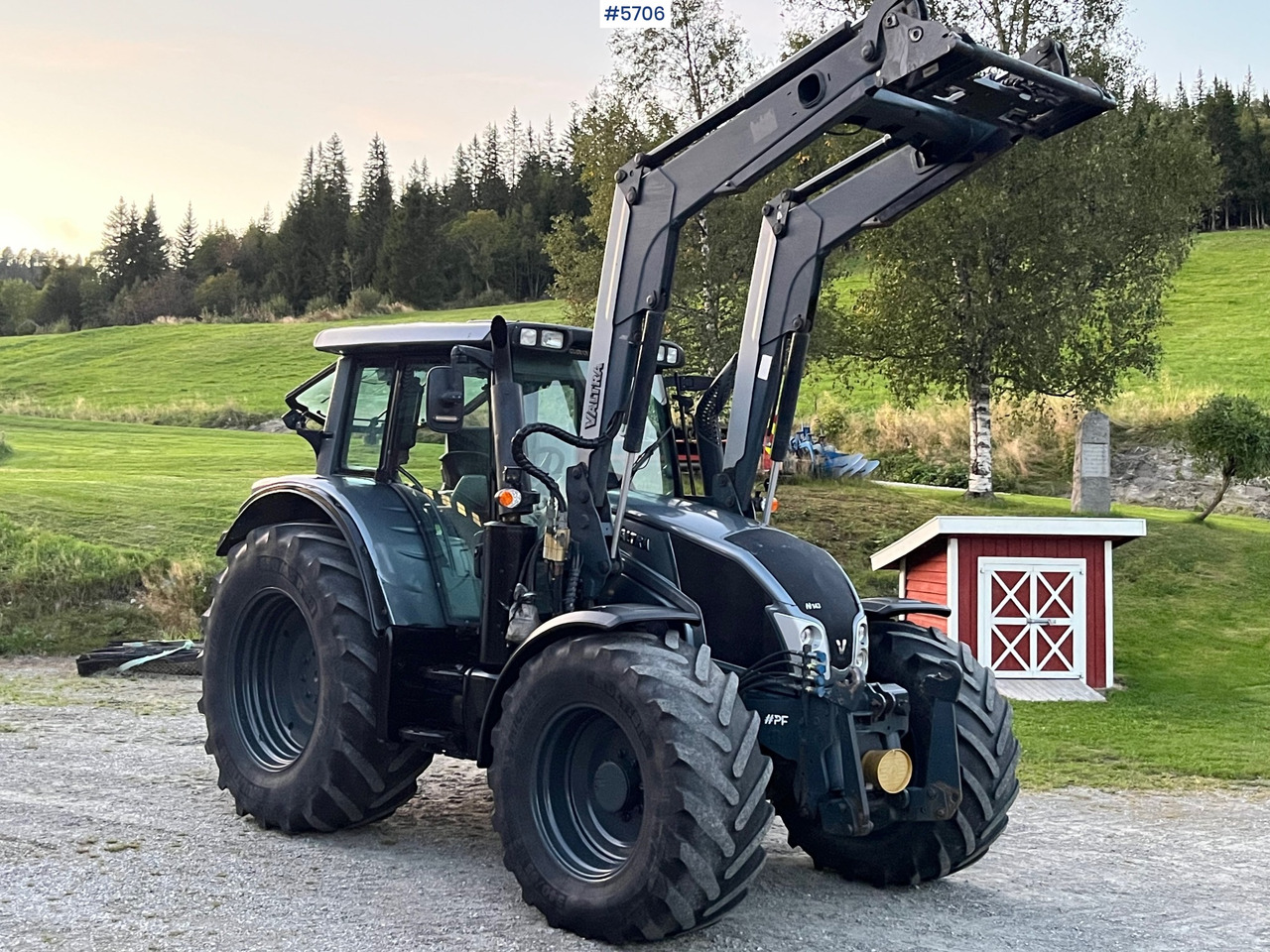 2014 Valtra N143 Direct, well equipped! - Traktorius: foto 3 2014 Valtra N143 Direct, well equipped! - Traktorius: foto 3