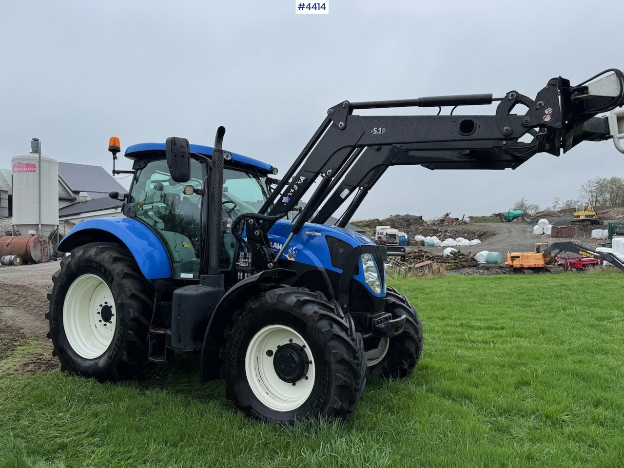 2015 New Holland T7.185 Auto Command w/Front Loader - Traktorius: foto 1 2015 New Holland T7.185 Auto Command w/Front Loader - Traktorius: foto 1