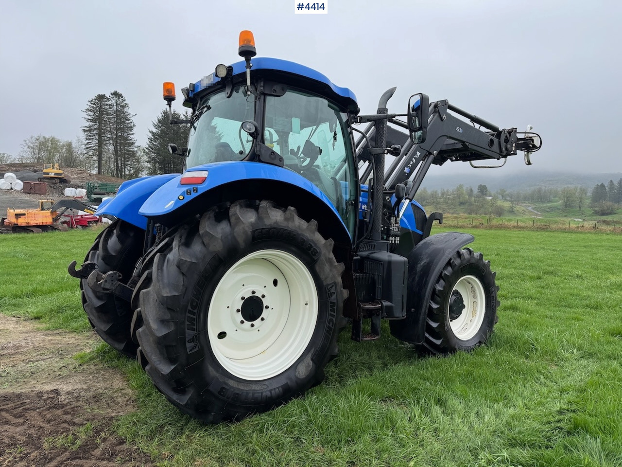 2015 New Holland T7.185 Auto Command w/Front Loader - Traktorius: foto 3 2015 New Holland T7.185 Auto Command w/Front Loader - Traktorius: foto 3