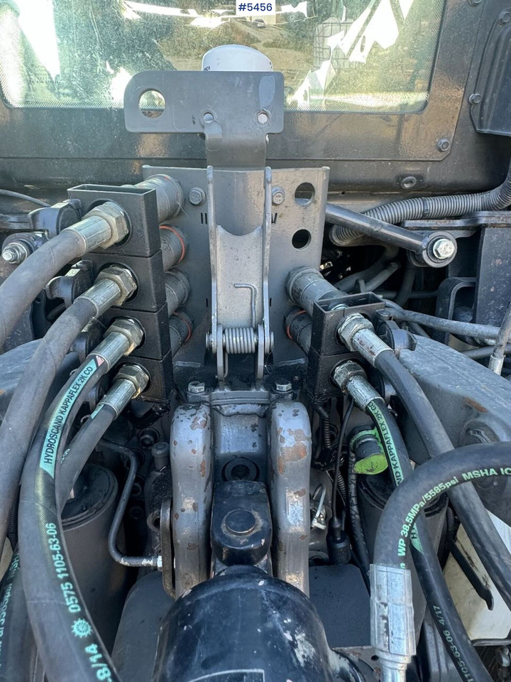 Traktorius 2015 Valtra N123 w/ front loader: foto 16