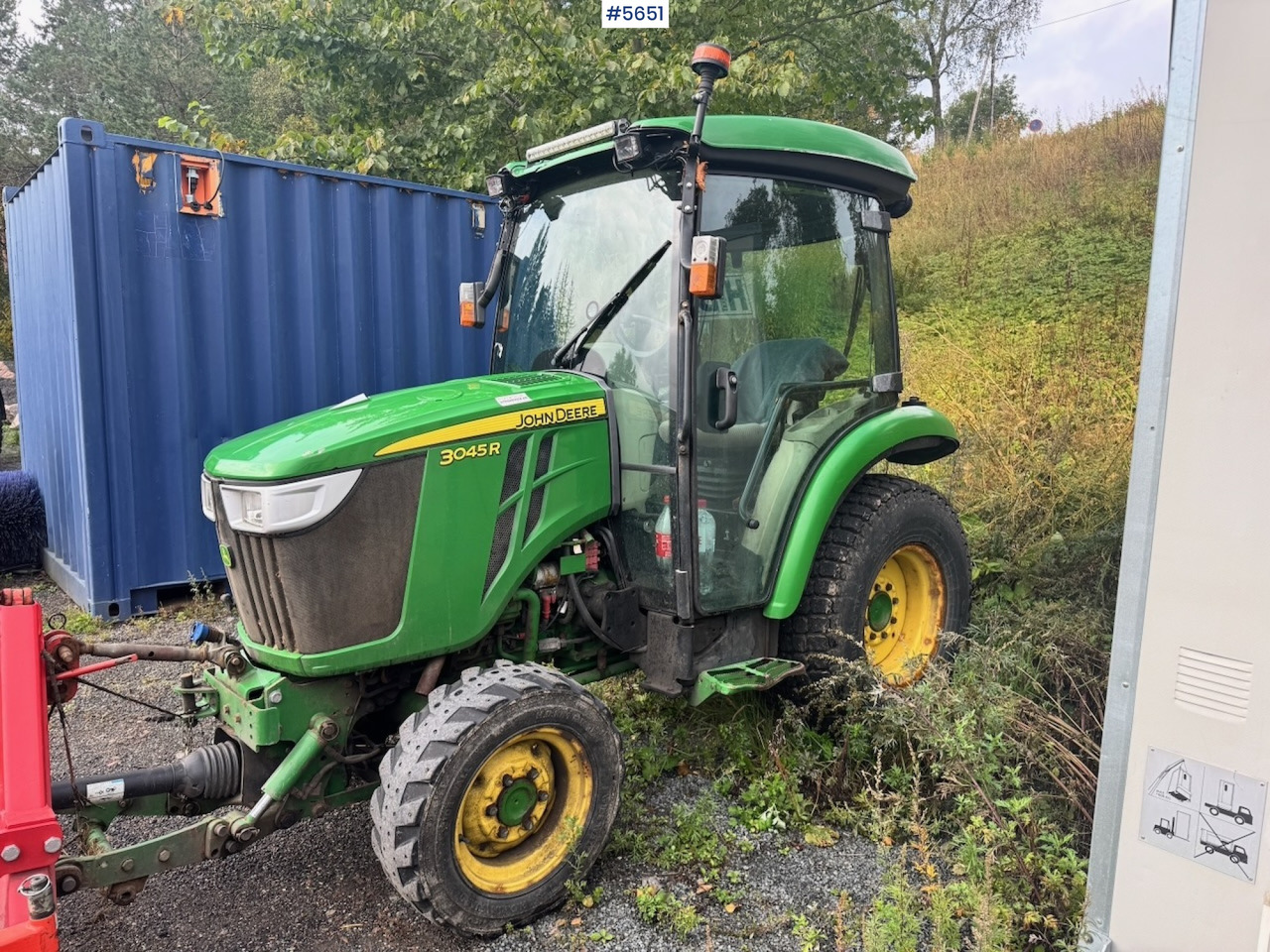 2018 John Deere 3045R with front hydraulics and front PTO - Traktorius: foto 4 2018 John Deere 3045R with front hydraulics and front PTO - Traktorius: foto 4