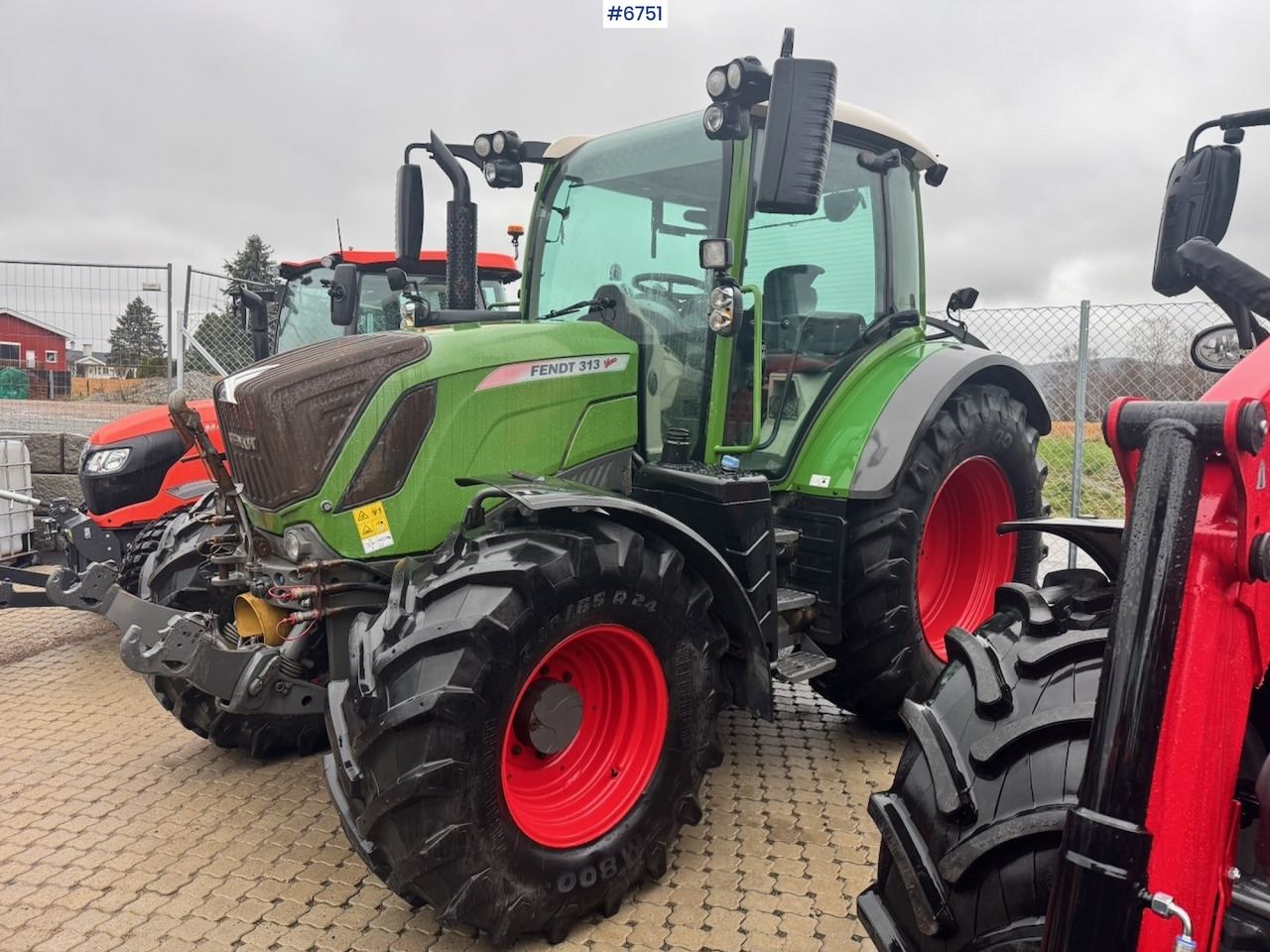 2019 Fendt 313 Vario w/ Front hydraulics and 2 sets of tires. - Traktorius: foto 3 2019 Fendt 313 Vario w/ Front hydraulics and 2 sets of tires. - Traktorius: foto 3