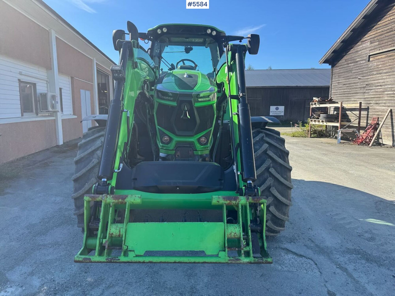 2020 Deutz-Fahr 6215 Agrotron w/ front loader & 2 sets of tires - Traktorius: foto 2 2020 Deutz-Fahr 6215 Agrotron w/ front loader & 2 sets of tires - Traktorius: foto 2