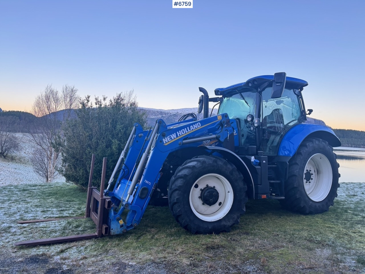 2021 New Holland T6.180 w/ Front loader, 2 sets of tires and Front hydraulics. 2100 hours. - Traktorius: foto 2 2021 New Holland T6.180 w/ Front loader, 2 sets of tires and Front hydraulics. 2100 hours. - Traktorius: foto 2