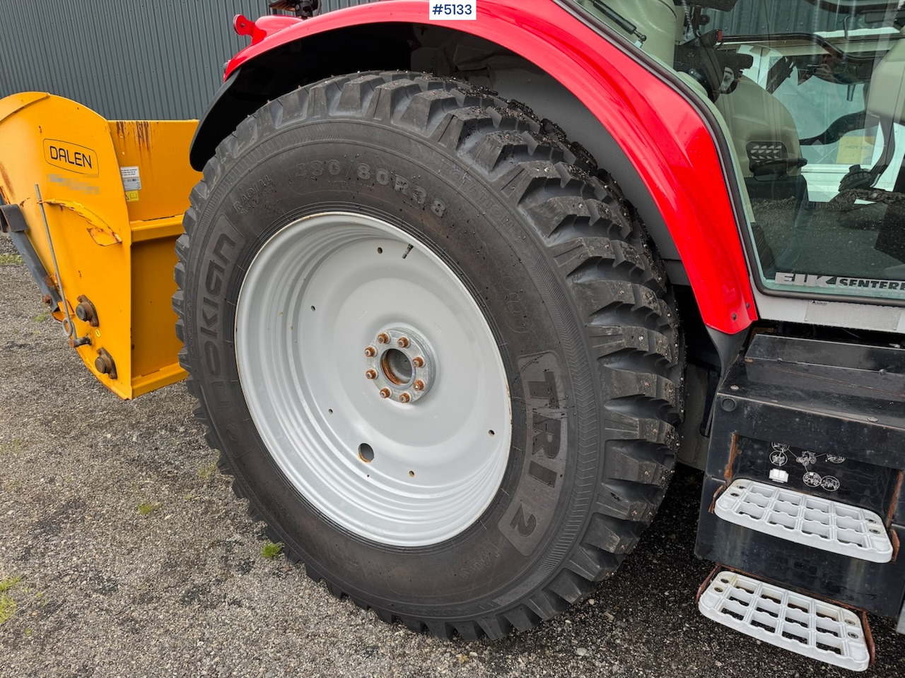 Traktorius 2022 Massey Ferguson 5S.105 w/front hydraulics and plowing rig: foto 9