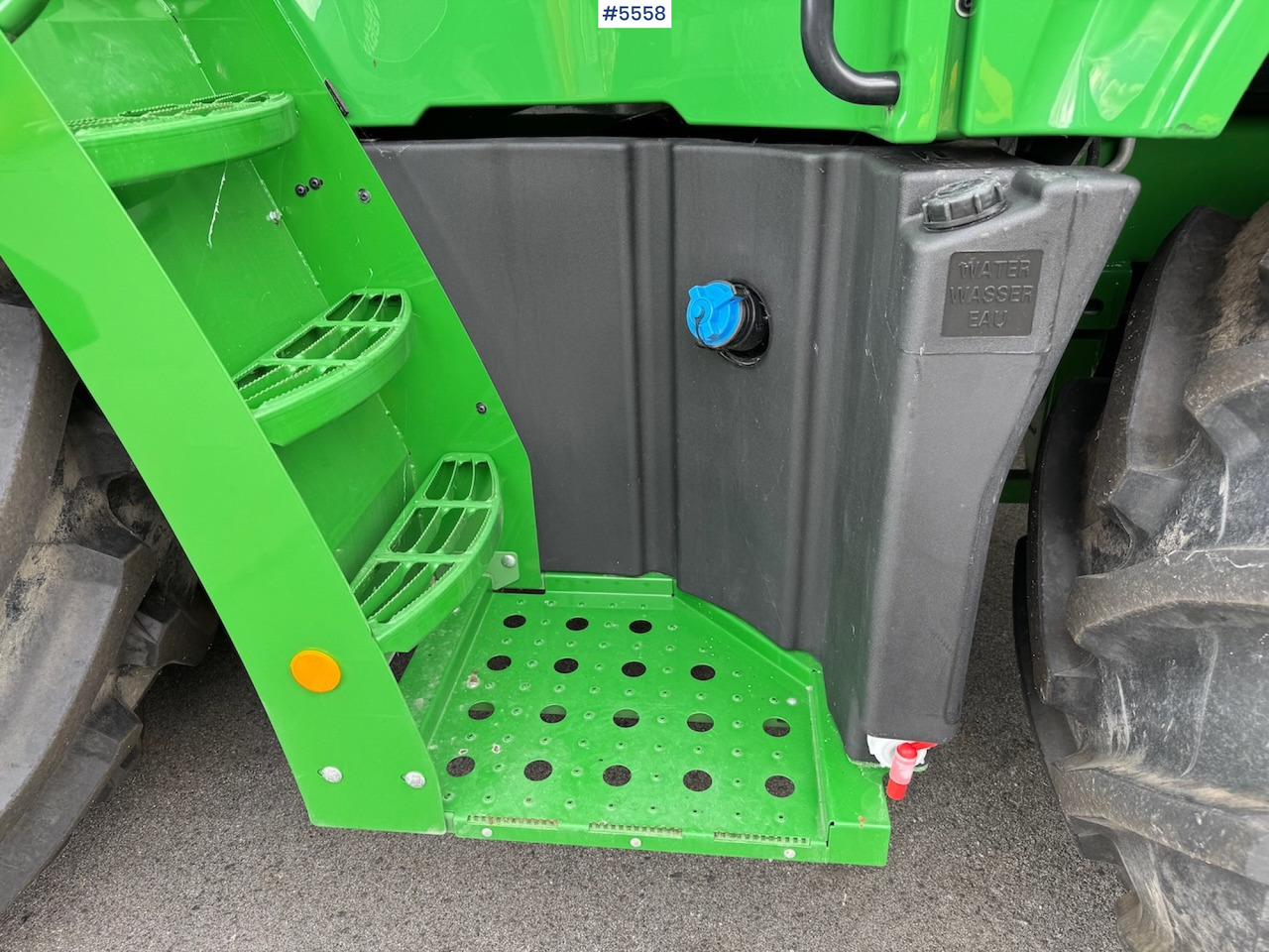 Pašarų tvarkymo technika 2024 John Deere 8200 in, like new!: foto 12