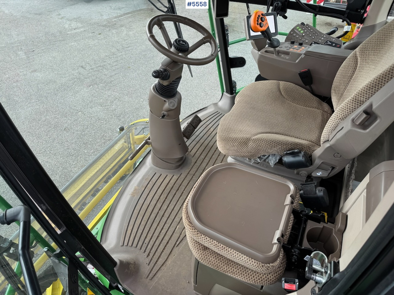 Pašarų tvarkymo technika 2024 John Deere 8200 in, like new!: foto 14