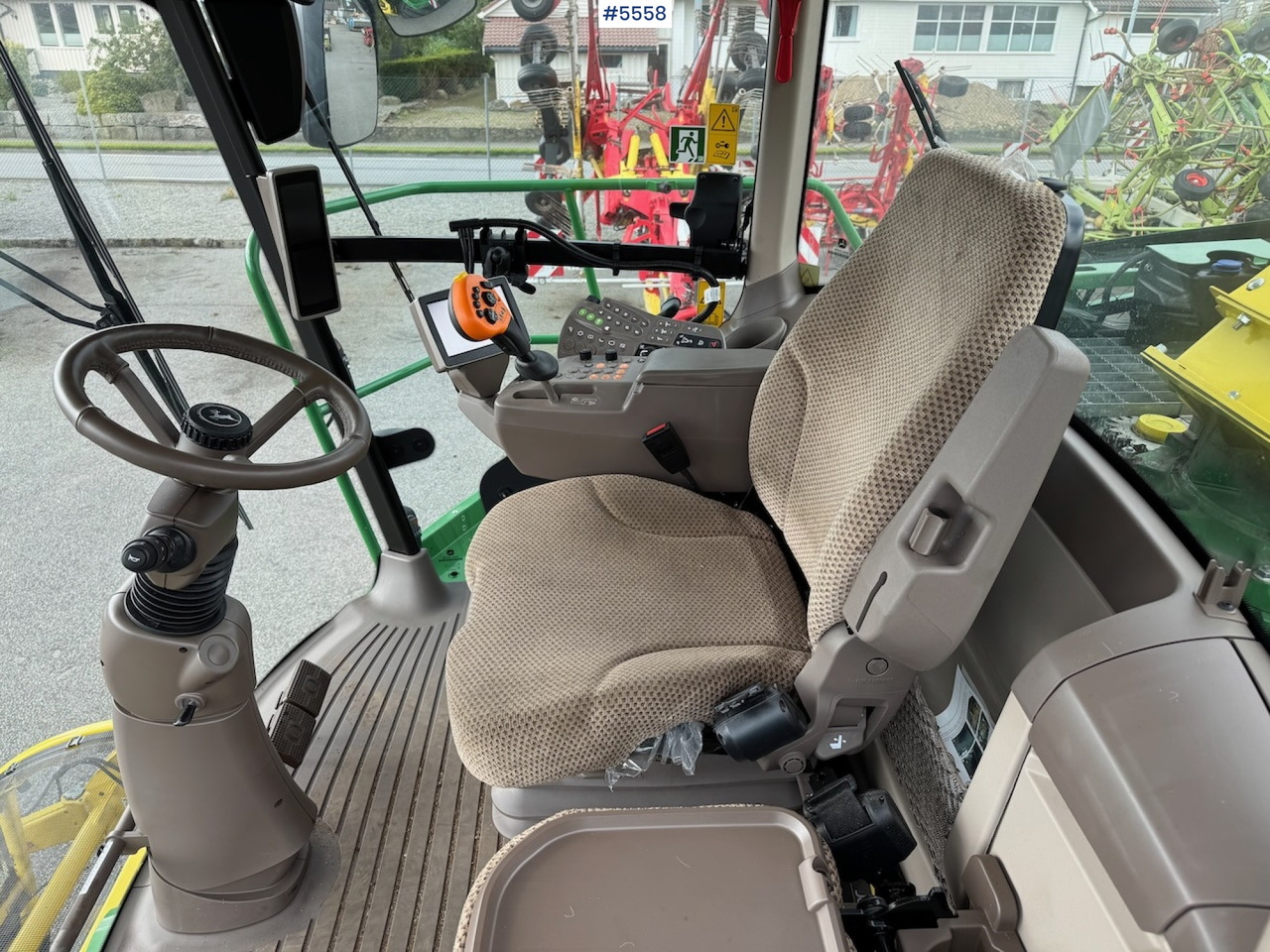 Pašarų tvarkymo technika 2024 John Deere 8200 in, like new!: foto 15