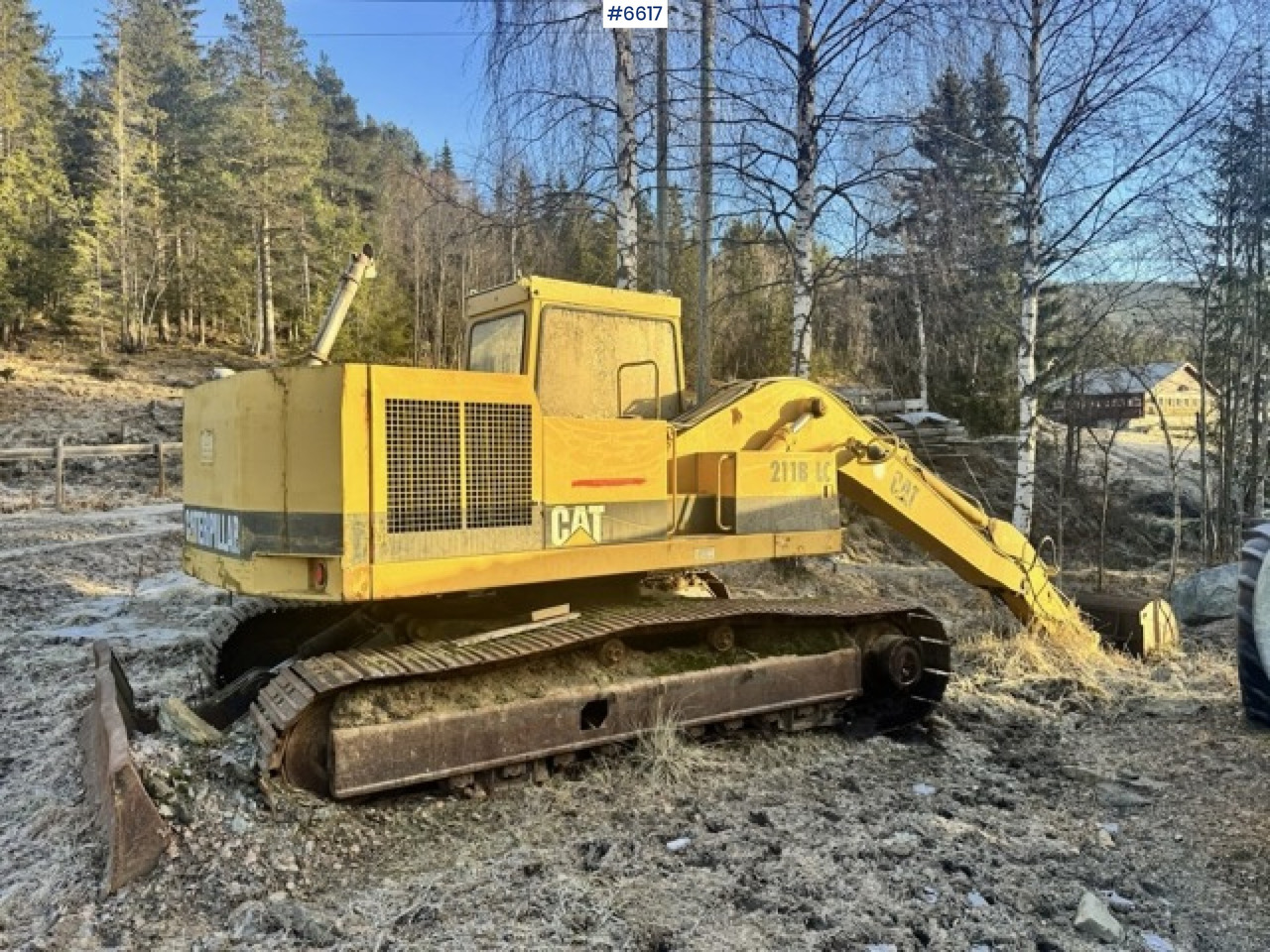 Approx. 1993 Caterpillar 211BLC tracked excavator with bucket. - Ekskavatorius: foto 1 Approx. 1993 Caterpillar 211BLC tracked excavator with bucket. - Ekskavatorius: foto 1